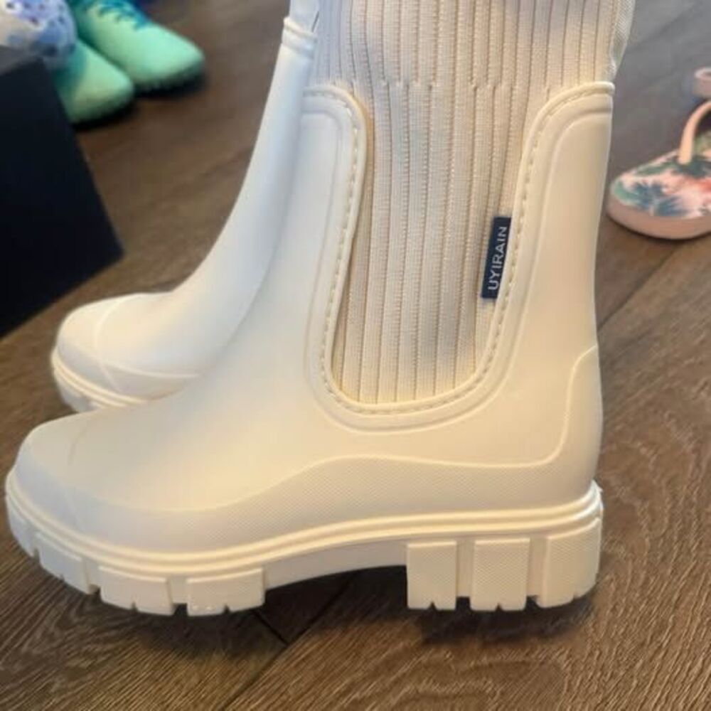 White womens boots